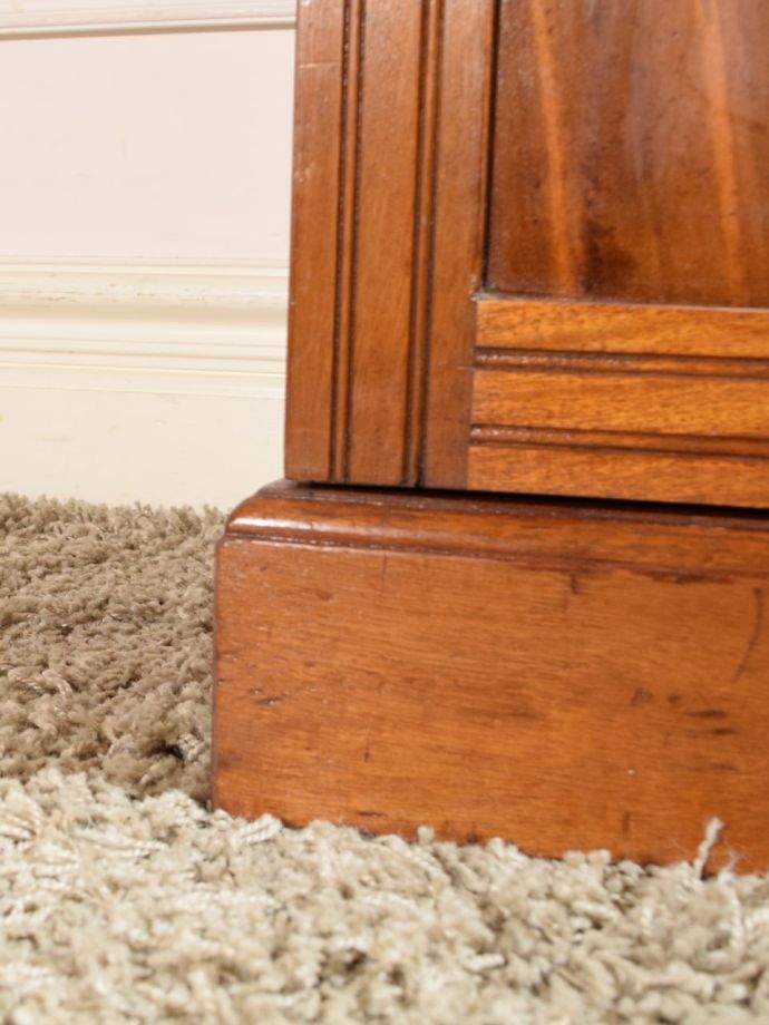 アンティーク家具の脚