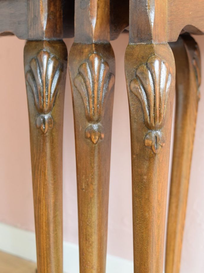 英国アンティークらしい装飾