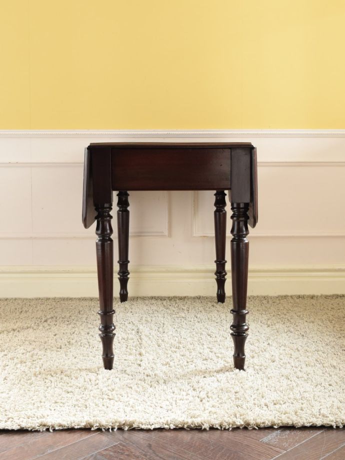 畳んだ時のバタフライテーブル