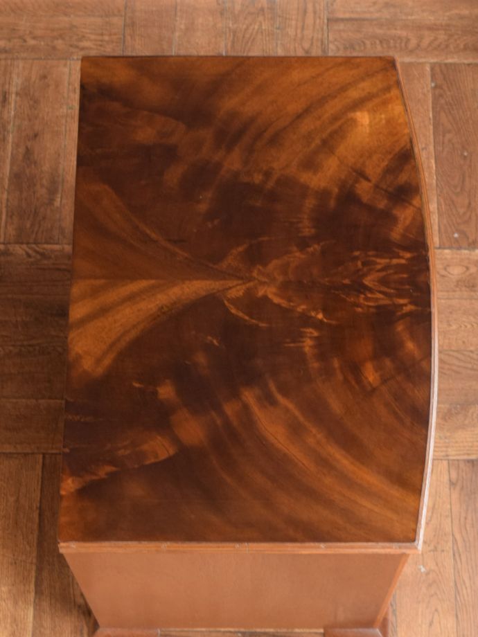 おしゃれなチェストの天板