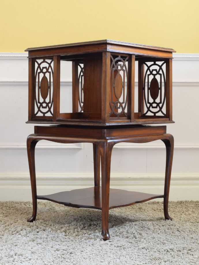 アンティーク本棚の側面