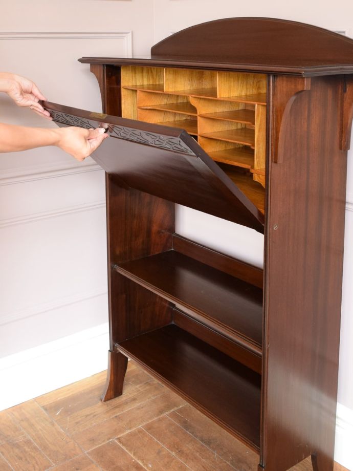 ビューローの扉を倒すと