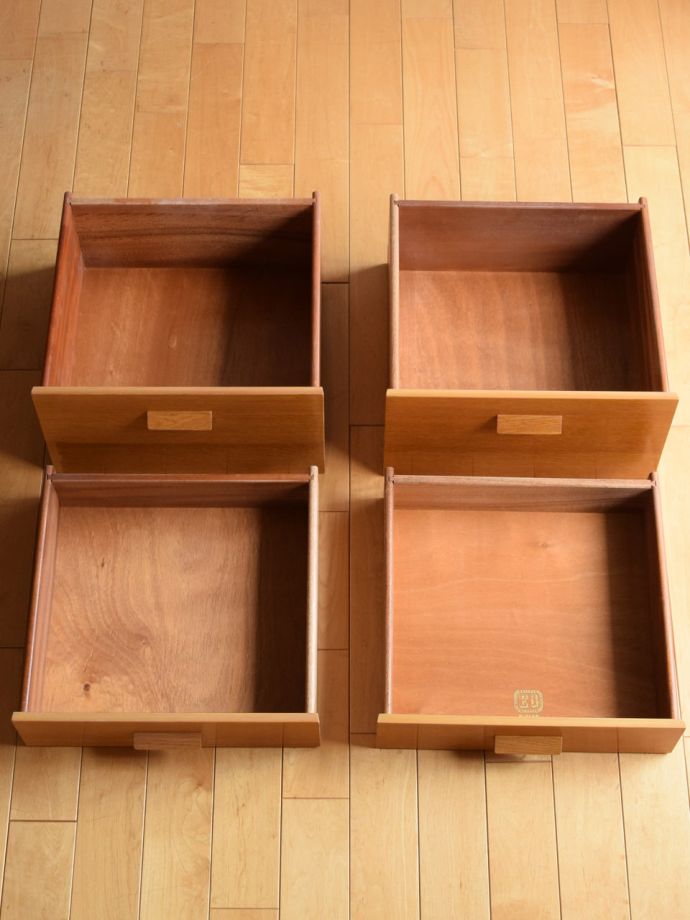 G-PLANのドレッサーの引き出し