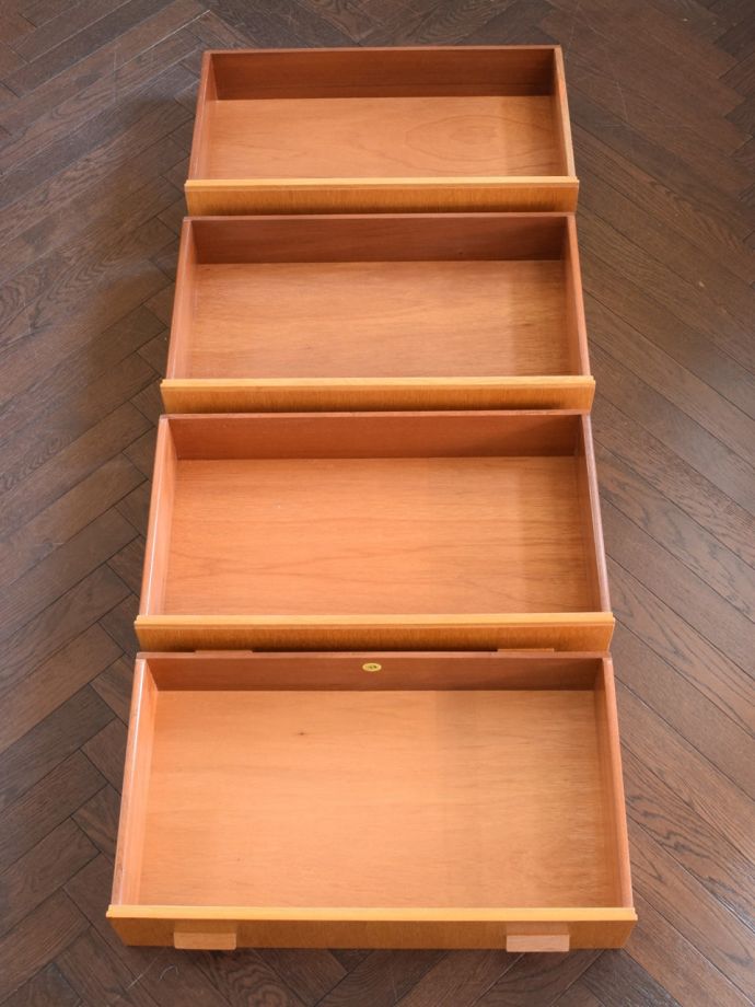 チェストの引き出し