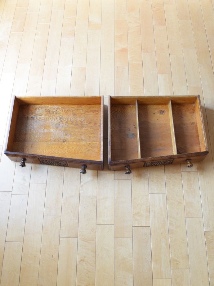 サイドボードの引き出し