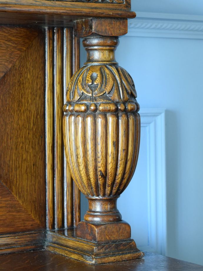 アンティーク家具の装飾