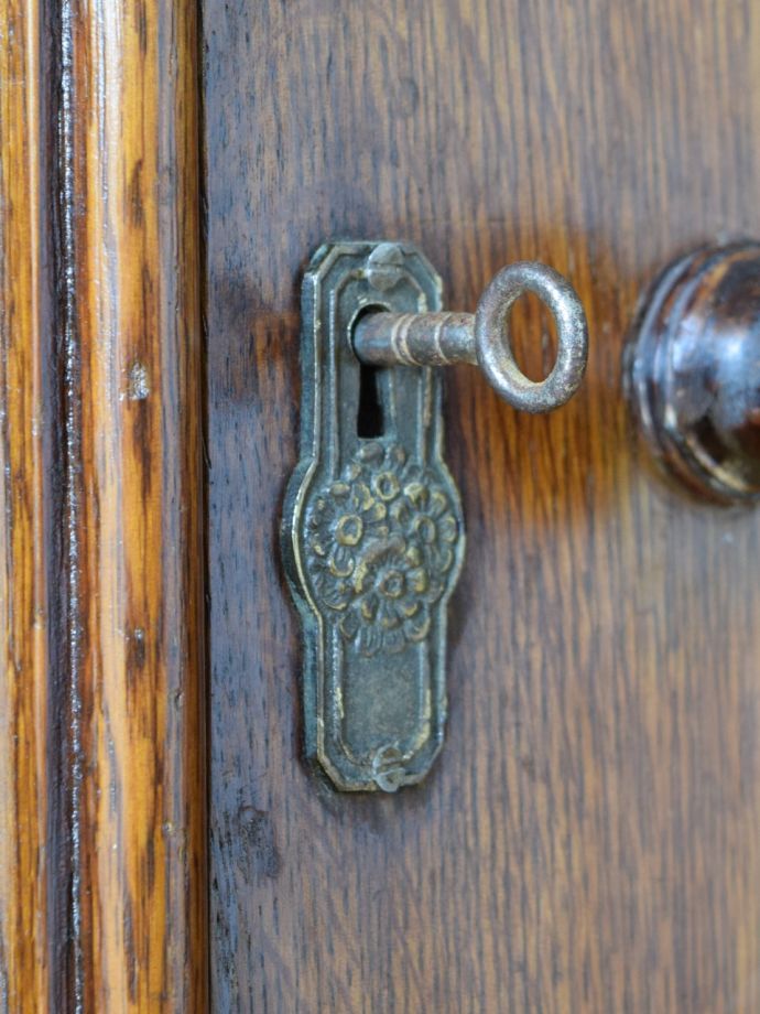 アンティーク家具の鍵