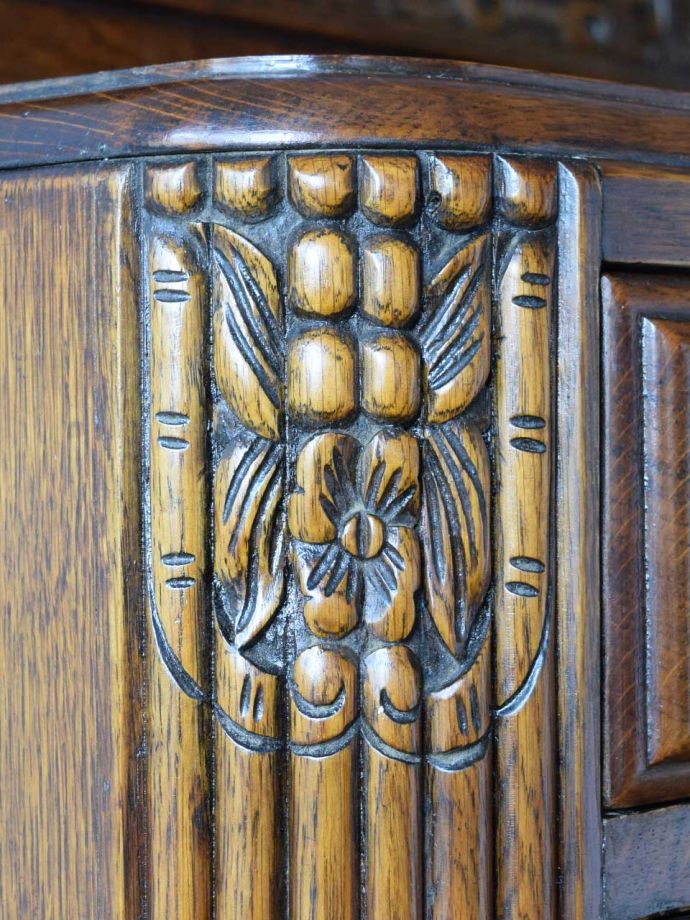 サイドボードの装飾