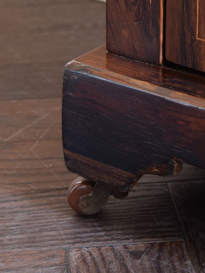 アンティーク家具の脚