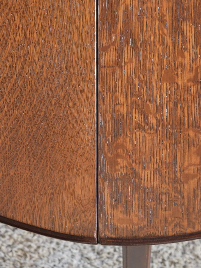 アンティークらしい木目