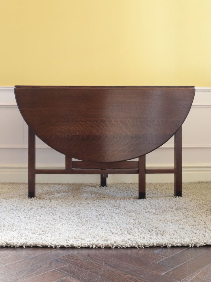 畳んだ時のゲートレッグテーブル