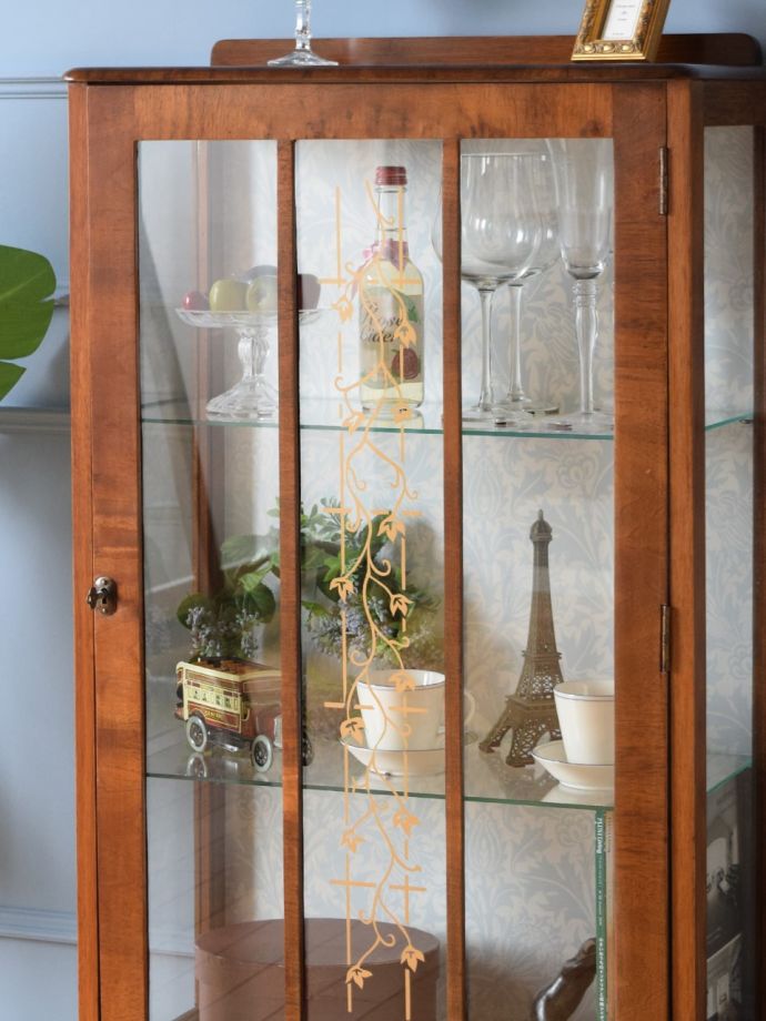 アンティークガラスの扉