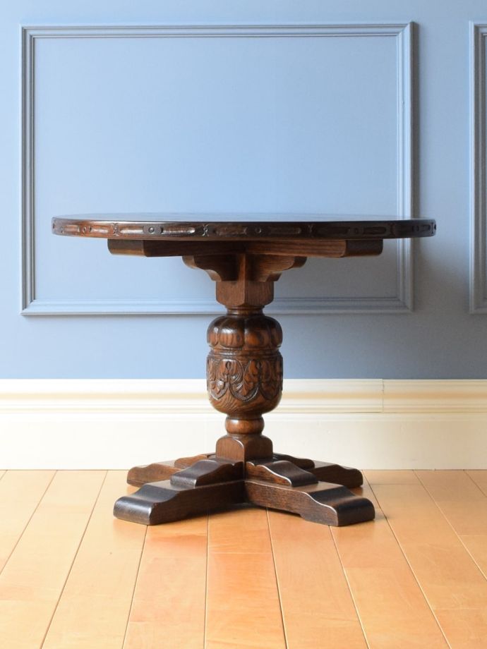 サイドテーブルの側面