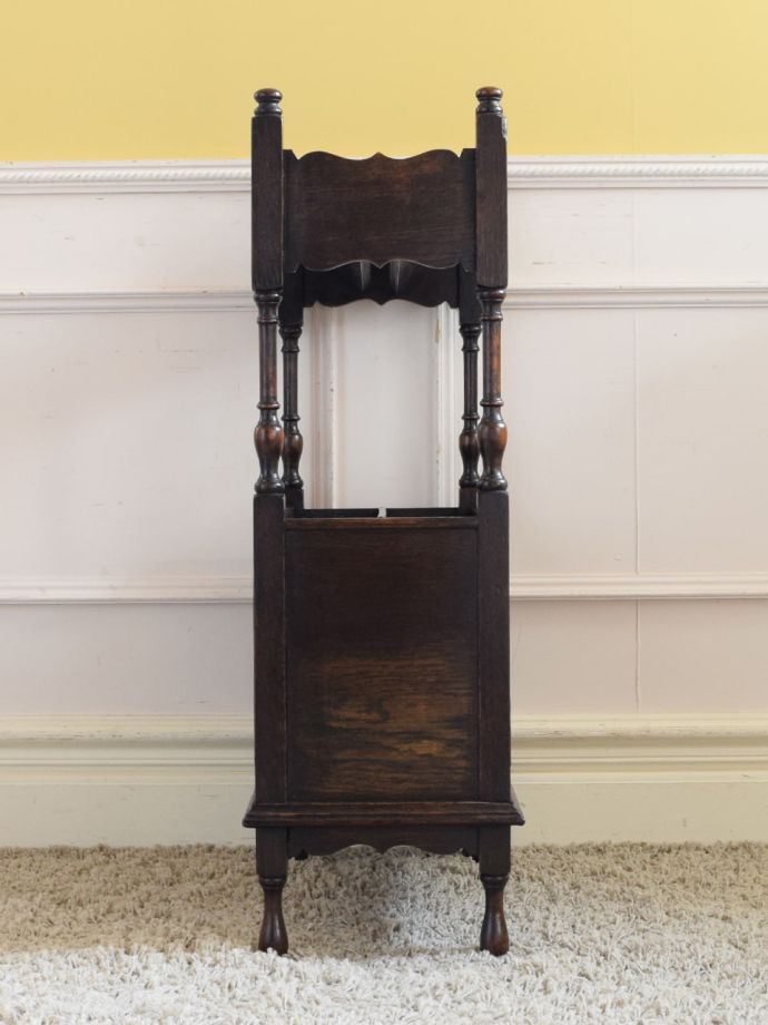 マガジンラックの側面