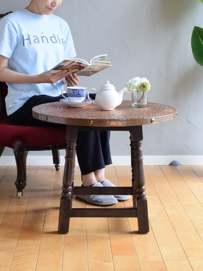 アンティークのコーヒーテーブル