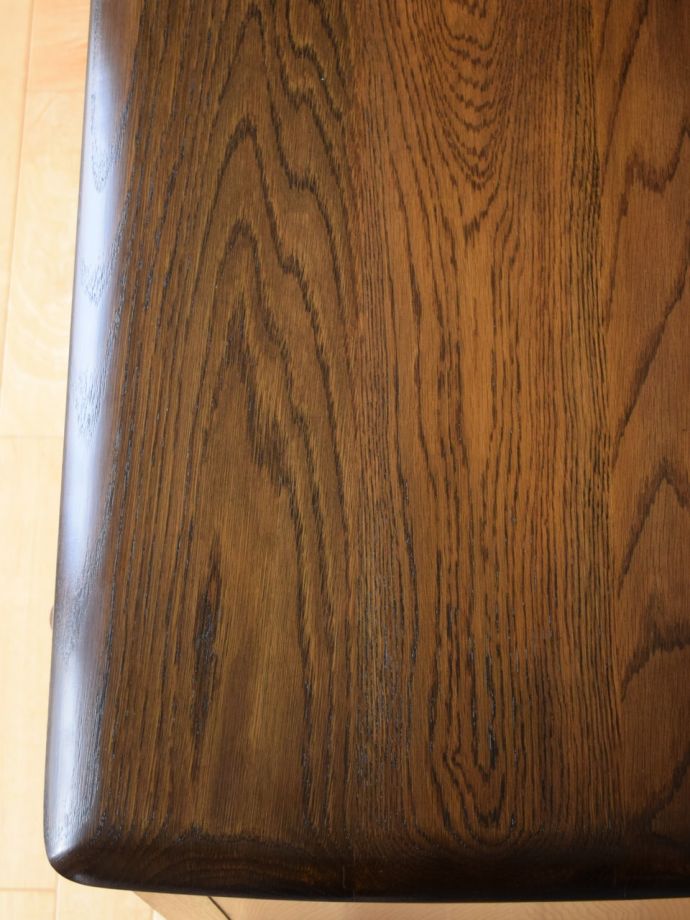 ドレッサーの天板