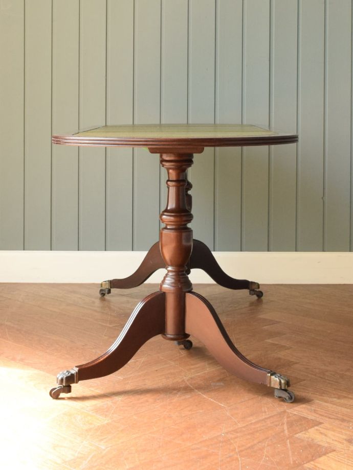 コーヒーテーブルの側面