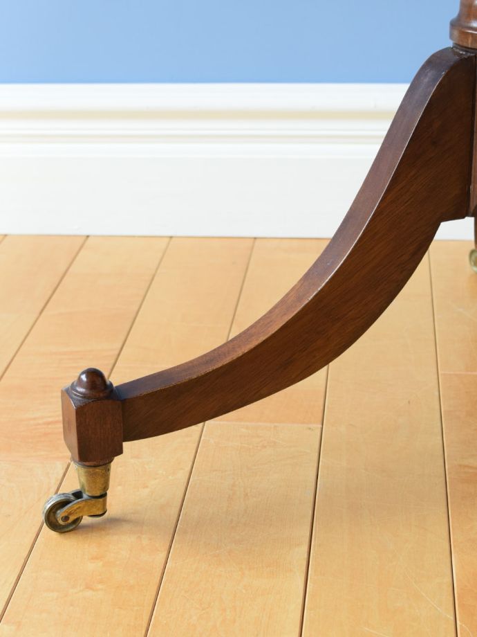 アンティーク家具の脚