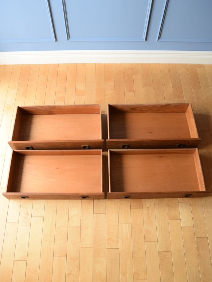 ドレッサーの引き出し