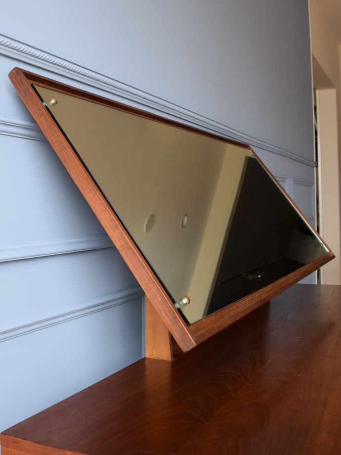 ビンテージドレッサーの鏡