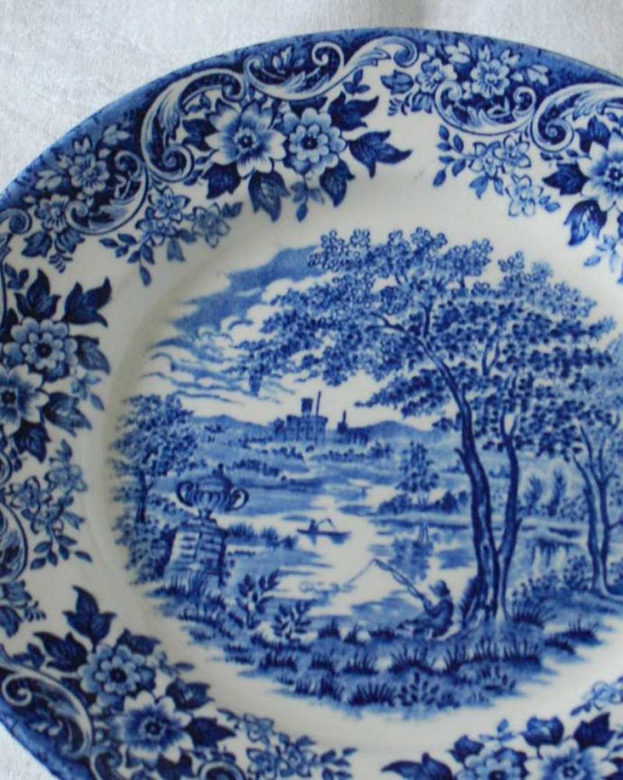 アンティーク 陶磁器の雑貨 アンティーク雑貨 IRON STONE(アイアンストーン)のイギリスで見つけた、小さなアンティークプレート。一番使いやすいサイズのパンプレート食事の時、パンを乗せるために使われるプレートは、一番使いやすく実用的な大きさ。(k-3248-z)