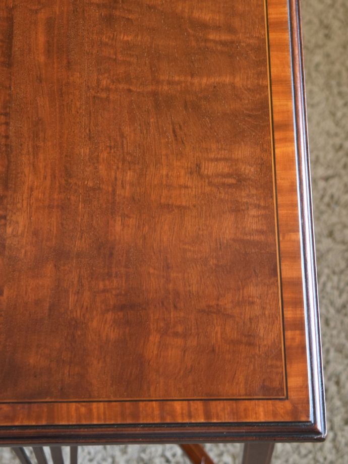 オケージョナルテーブルの天板