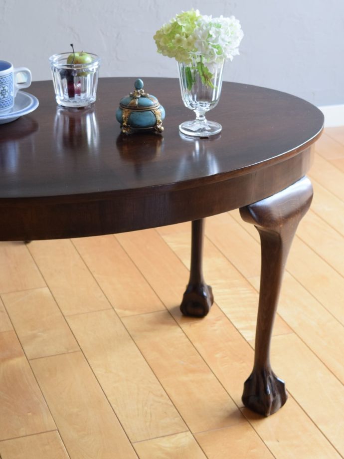 英国のアンティーク家具らしいデザイン