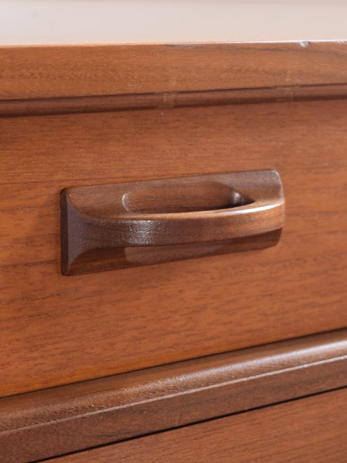 ビンテージ家具の木目