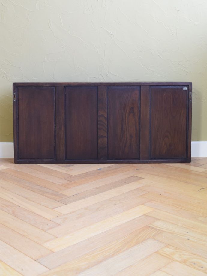 シェルフの裏側