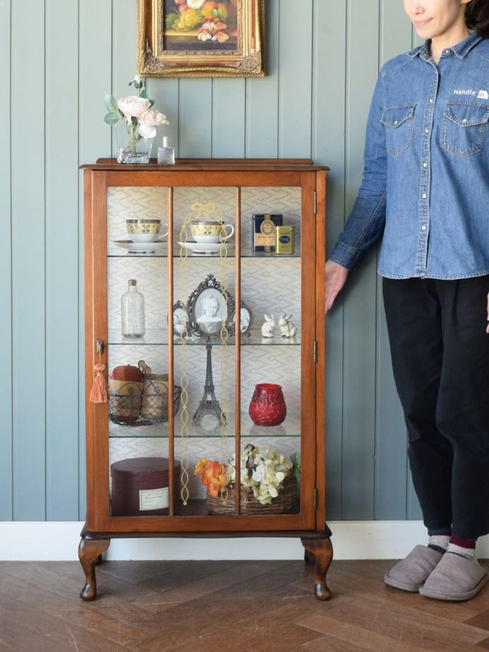 英国アンティークのガラスキャビネット