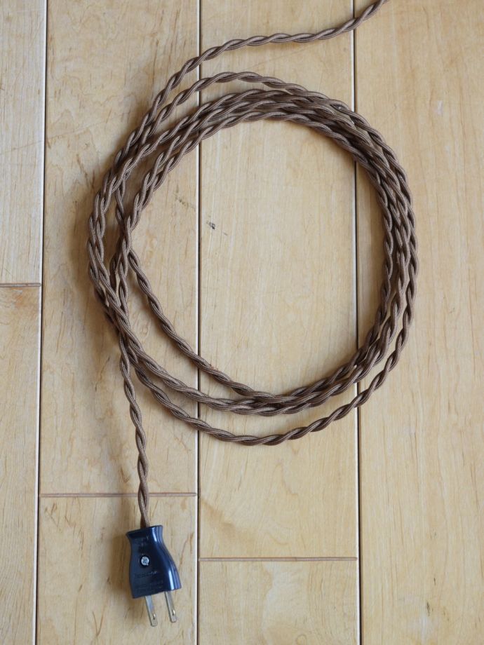 フロアランプのコード