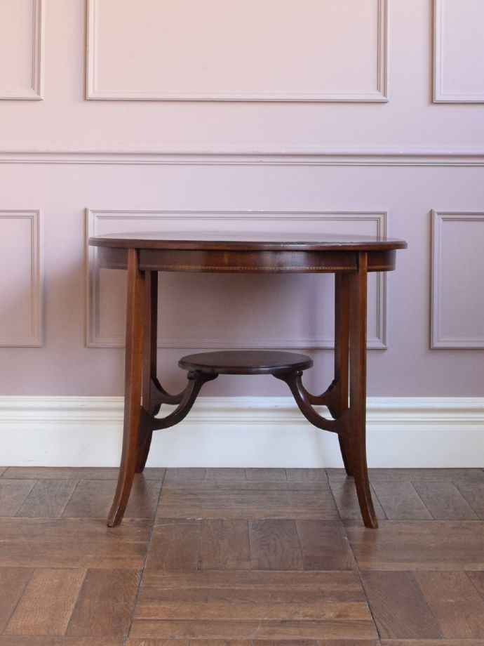 アンティーク家具の側面