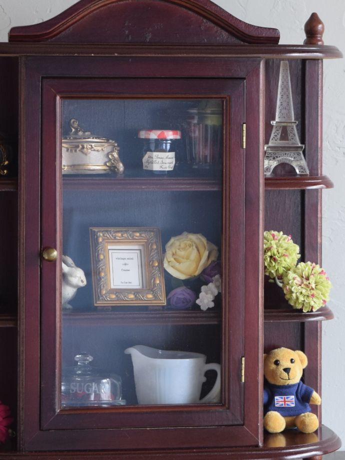 フランスの家具らしい美しいフォルム