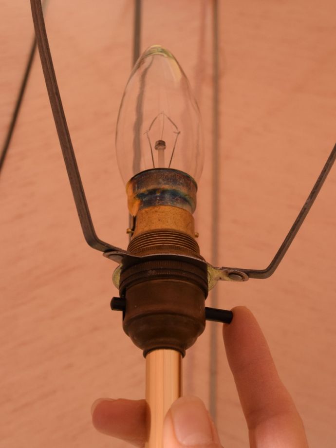 フロアランプのスイッチ