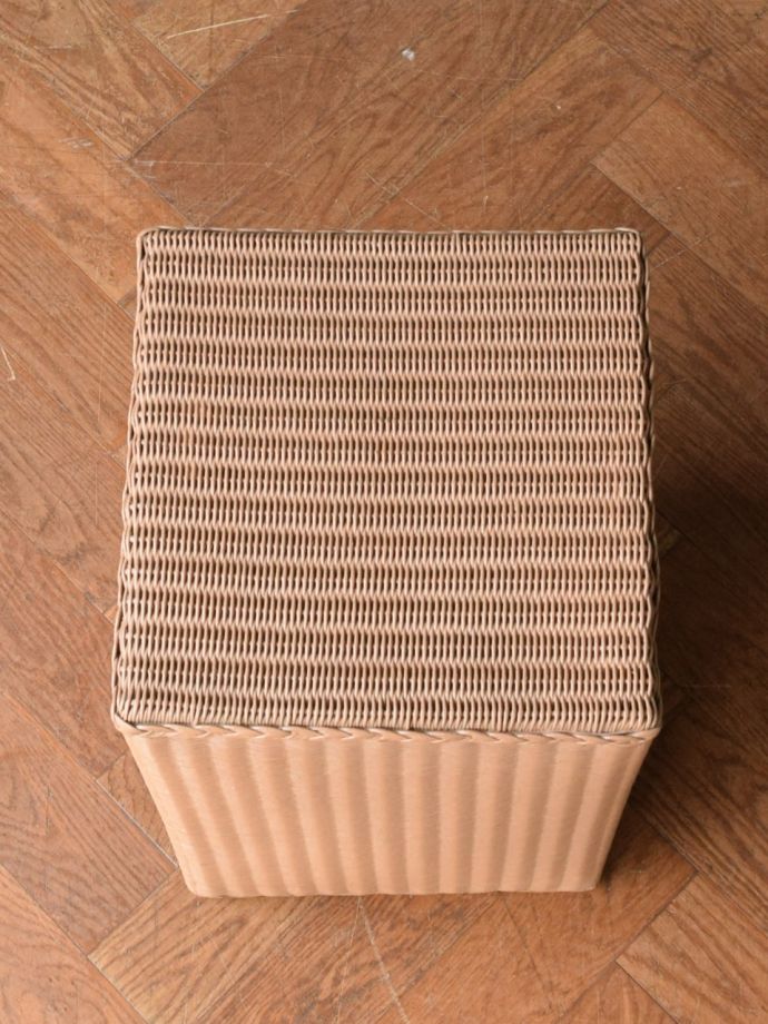 英国アンティークのロイドルームボックス、スクエア型のおしゃれな