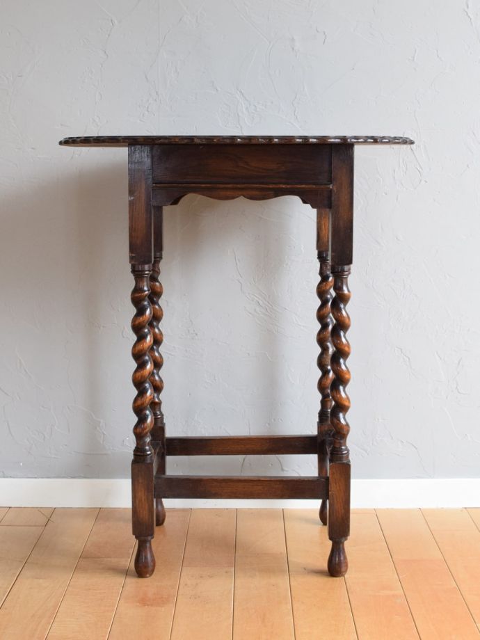 オケージョナルテーブルの側面