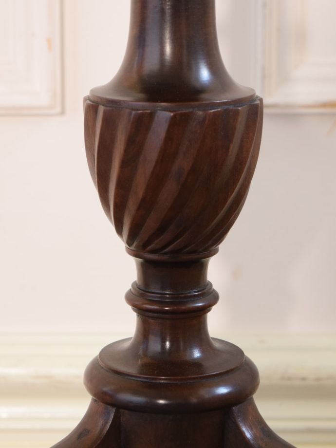 アンティーク家具の装飾