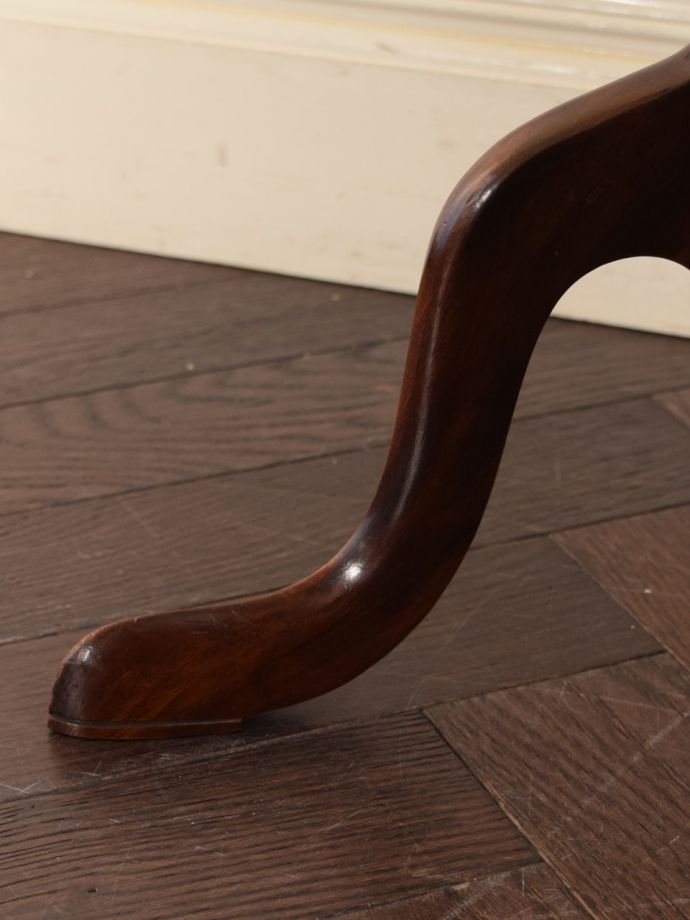 アンティークテーブルの脚