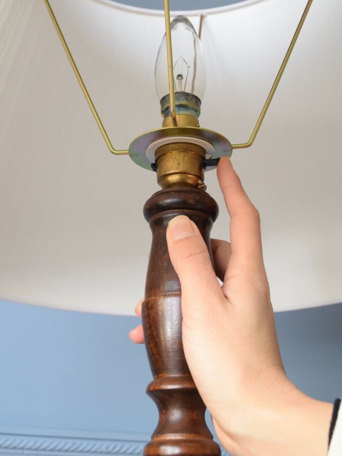 フロアランプのスイッチ