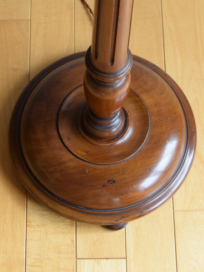 フロアランプの土台