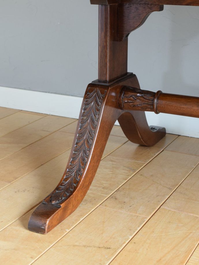 アンティーク家具の脚