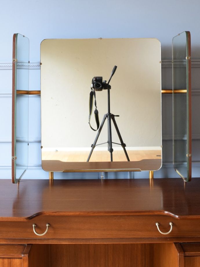 ビンテージ家具の三面鏡