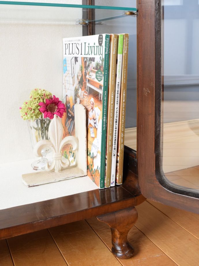 収納たっぷりのキャビネット