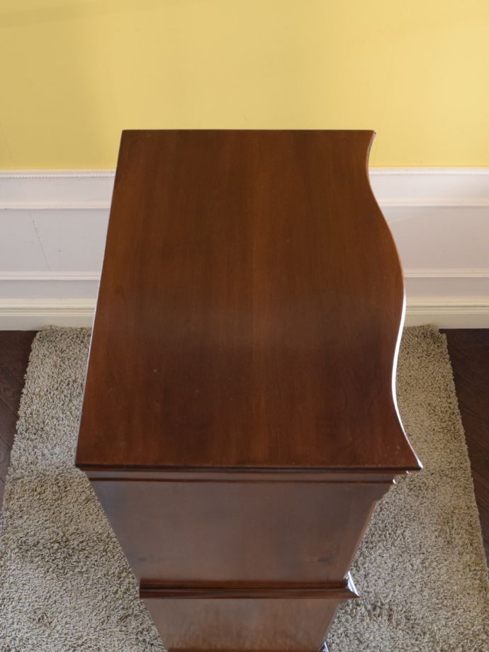 おしゃれなチェストの天板