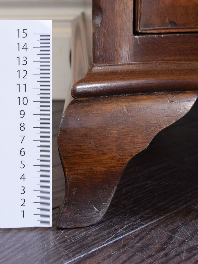 アンティーク家具の脚