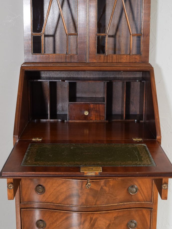 ビューローの扉の中