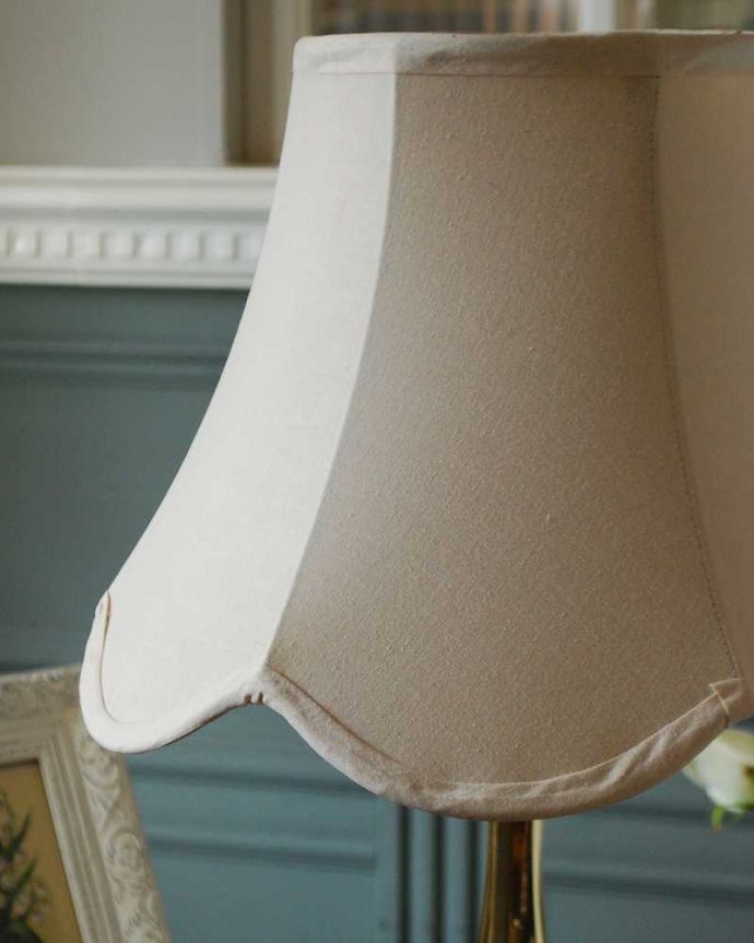 スタンドライト　照明・ライティング　イギリスで見つけたアンティークテーブルランプ(E17シャンデリア球付き)。。(k-3299-z)