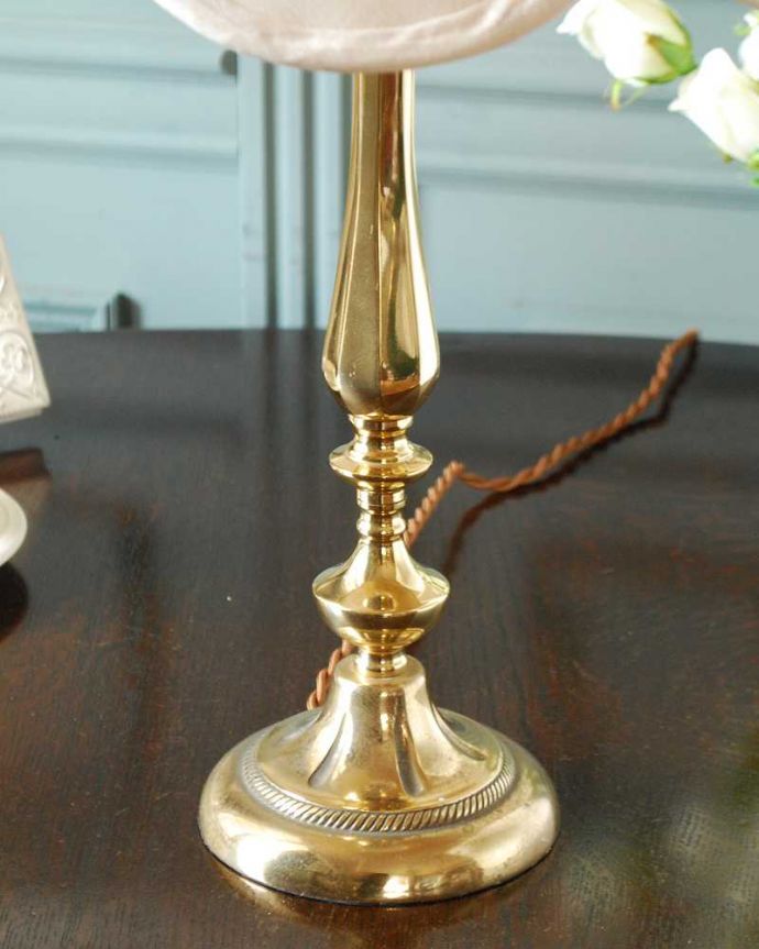 スタンドライト　照明・ライティング　イギリスで見つけたアンティークテーブルランプ(E17シャンデリア球付き)。。(k-3299-z)