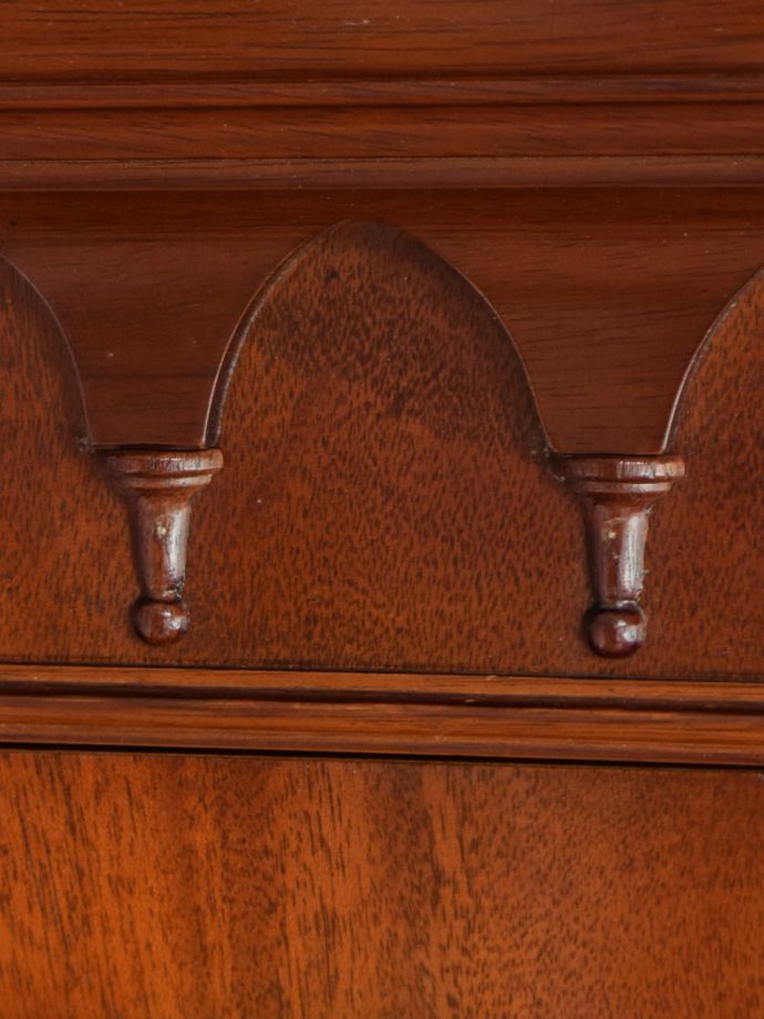 アンティーク家具の装飾