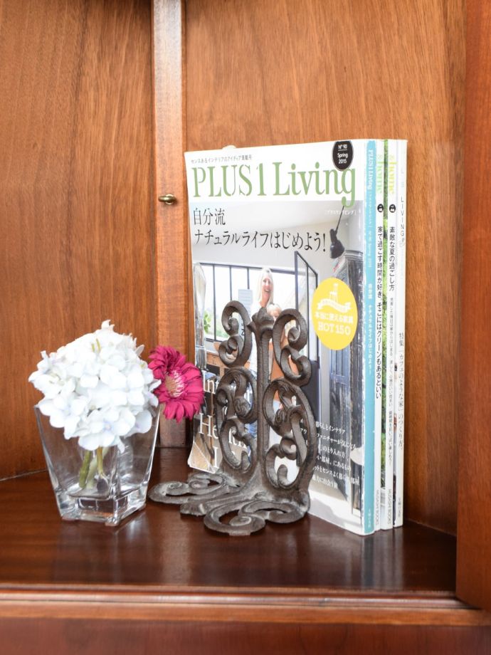 キャビネットの扉を開けると